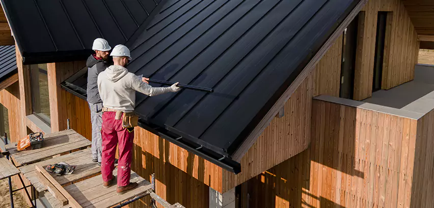Metal Roof Maintenance in Evanston