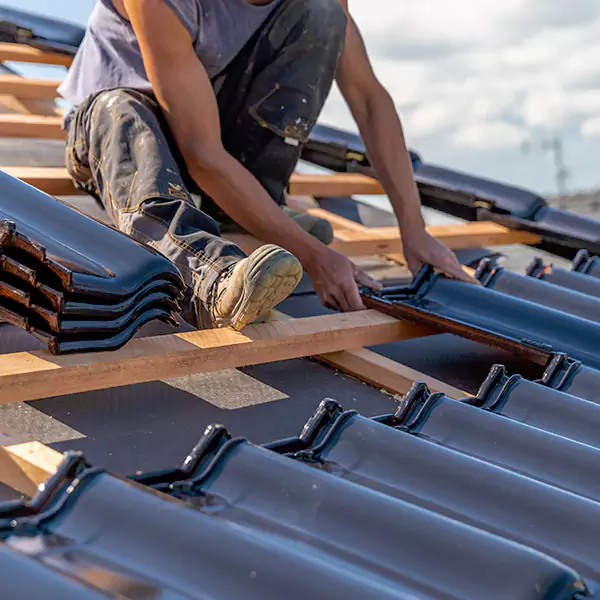 Why Evanston, IL Homeowners Choose Evanston Roofing Pros for Hail Damage Repairs?