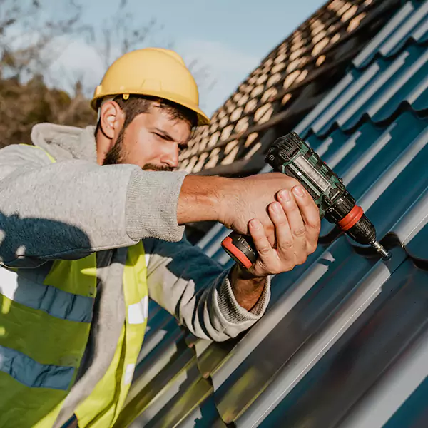 Why Evanston Property Owners Choose Evanston Roofing Pros for Metal Roof Replacement?